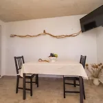 בית נופש House On Punta וולה לוקה